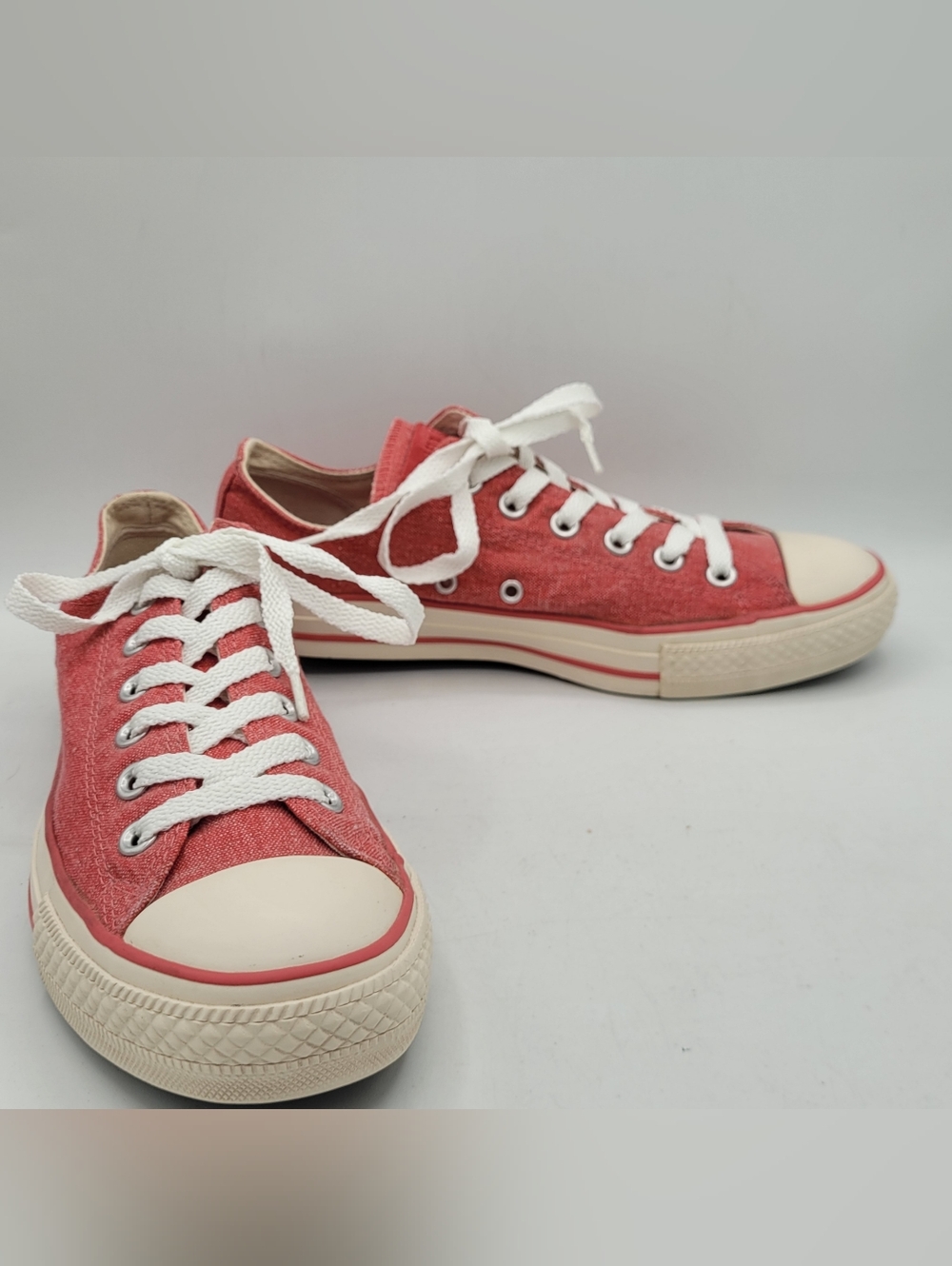 Converse Size 7 In Mens 9 In Womens - Picture 3 of 16
